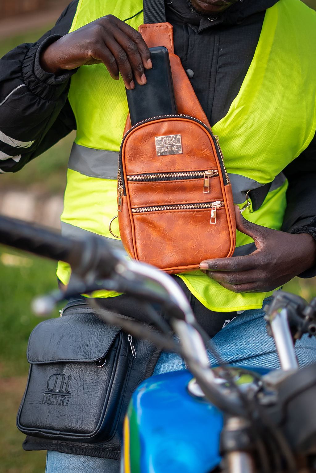 Chase Thigh Bag