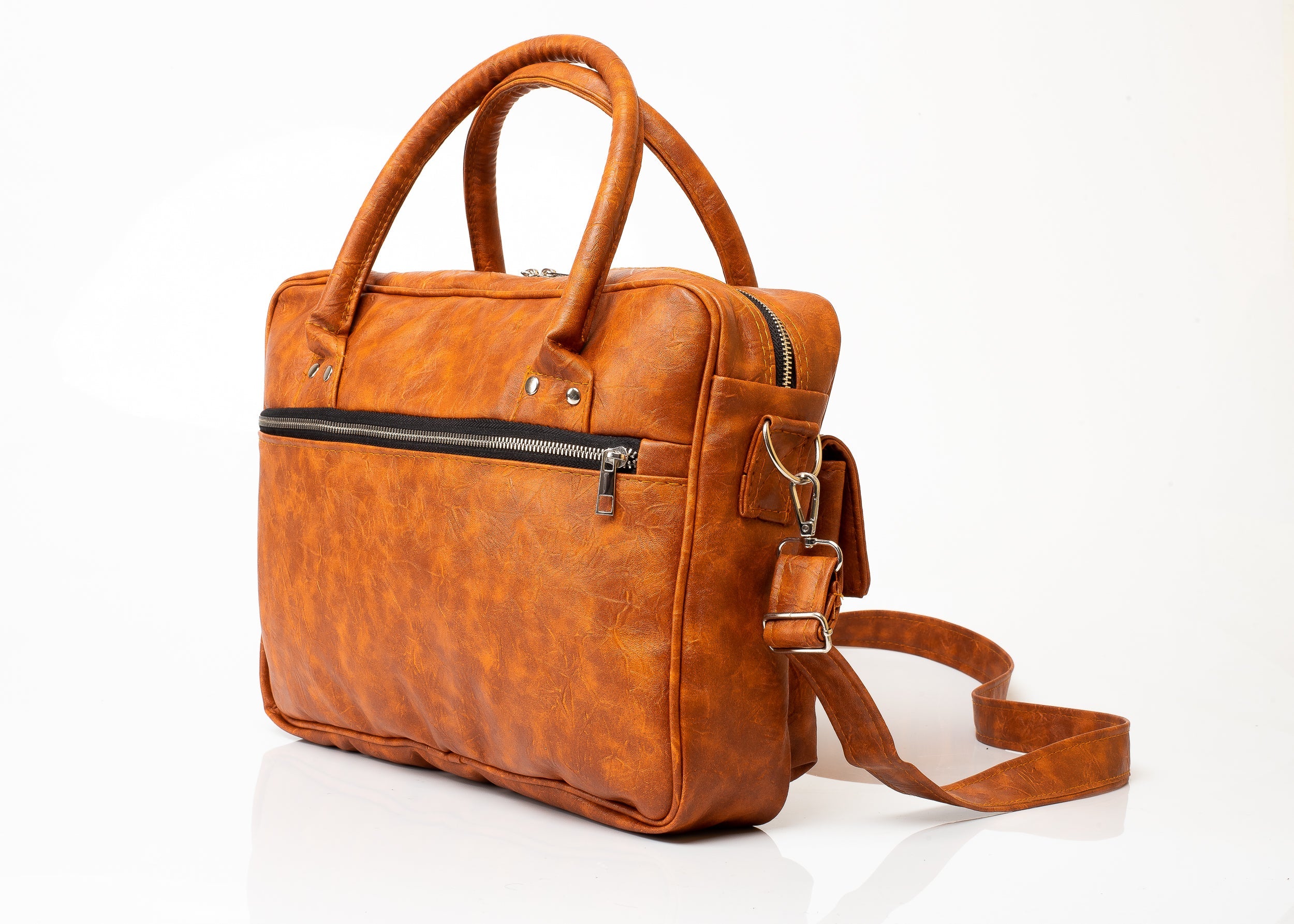 Denri Nova briefcase bag | Structured silhouette, Zipped